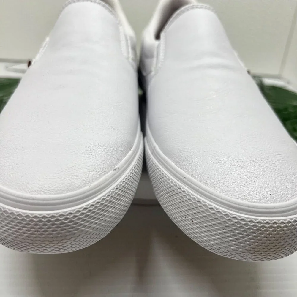 Levi's Naya Perf Women's Low Top Rounded Toe Slip-On Comfort Shoes Size 10M NWB
